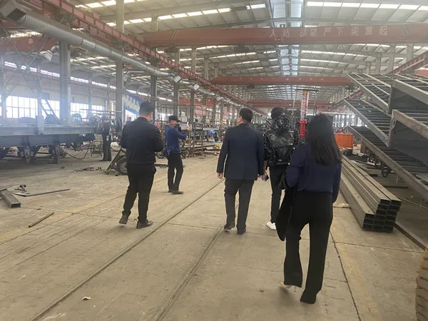Compras de clientes malienses utilizaron camiones volquete Howo para aumentar la eficiencia del transporte de construcción