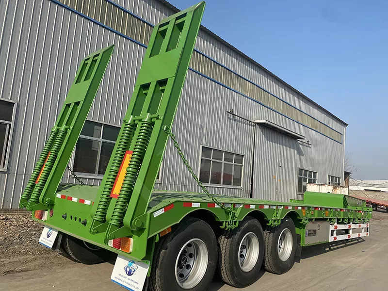 Contrato de letreros de clientes de Tanzania con el automóvil Luyi, el semirremolque de plano de tres ejes servirá a Transporte de logística africana