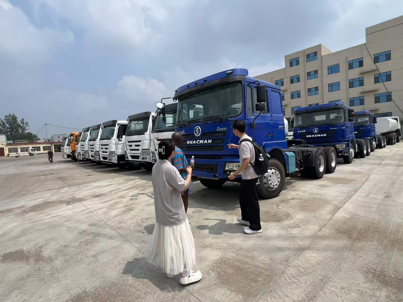 Luyi Factory da la bienvenida a los clientes de Uzbekistán y abre un nuevo capítulo en los intercambios internacionales