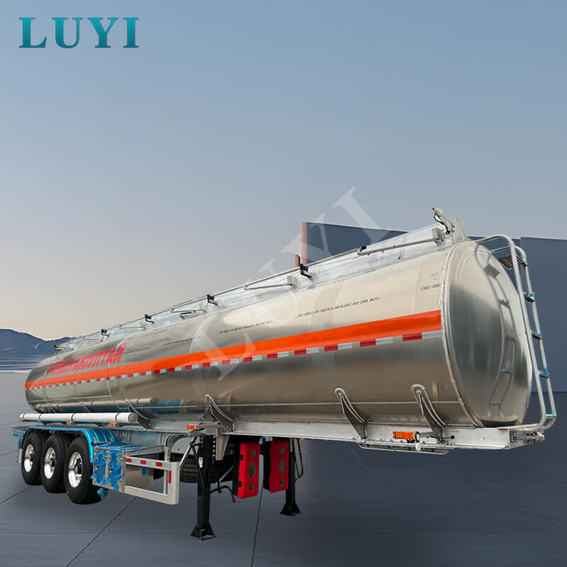 El camión cisterna de aceite de aleación de aluminio de 3 ejes Luyi partió y con una capacidad de transporte eficiente se apresuró a ayudar a Turkmenistán