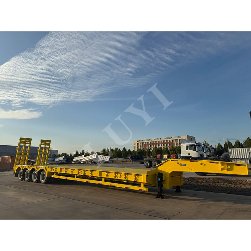 ¡Céntrese en los mercados extranjeros! Semirremolques de plataforma con cuello de cisne de 4 ejes Luyi entregados con éxito a clientes sudafricanos