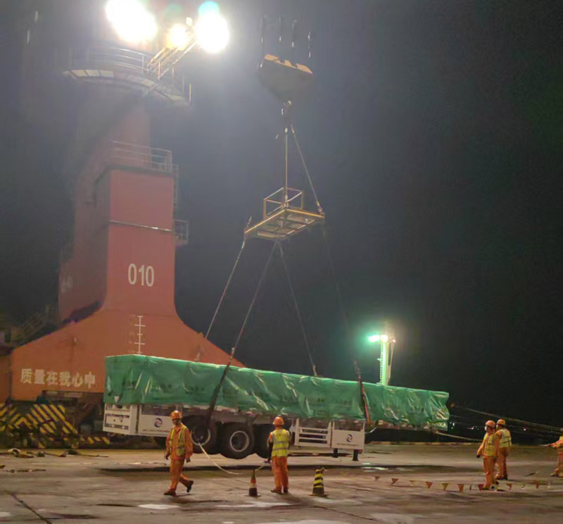 Un lote de semirremolques de plataforma de tres ejes Luyi partió y se envió con éxito al mercado de Omán