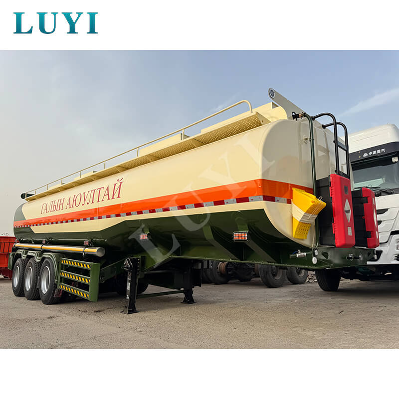 Se envían semirremolques cisterna de petróleo de 3 ejes personalizados a Mauritania para reforzar la línea de seguridad del transporte de energía