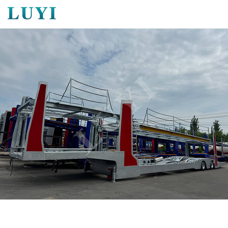 Un nuevo punto de referencia para el transporte transfronterizo eficiente: los vehículos de transporte de dos pisos y dos ejes impulsan la cooperación logística entre China y el Líbano