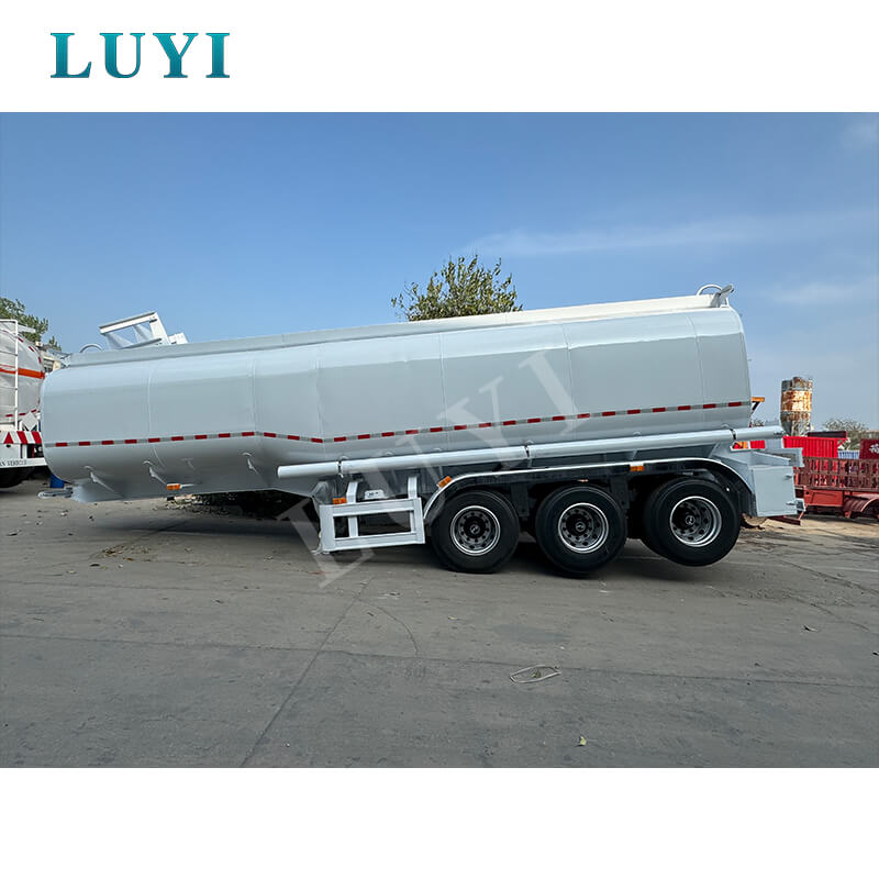 Camión cisterna de aceite de acero al carbono de 3 ejes y 40.000 litros para transportar diésel y gasolina Camión cisterna de aceite de acero al carbono de 3 ejes y 40.000 litros para transportar diésel y gasolina