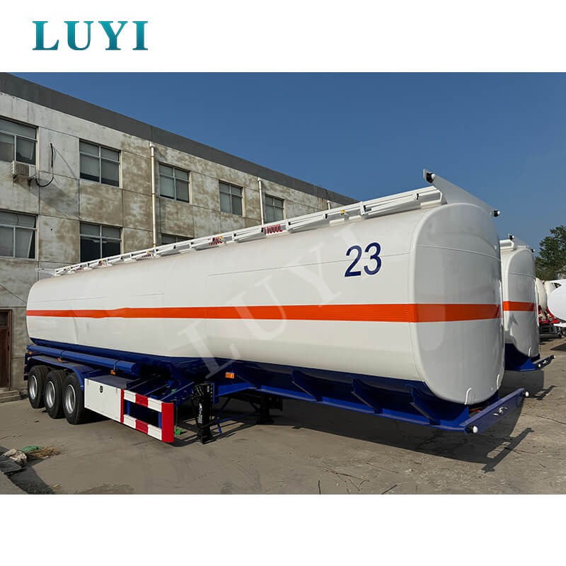 Semirremolque cisterna de aceite de 3 ejes, 45.000 litros y 5 compartimentos Semirremolque cisterna de aceite de 3 ejes, 45.000 litros y 5 compartimentos