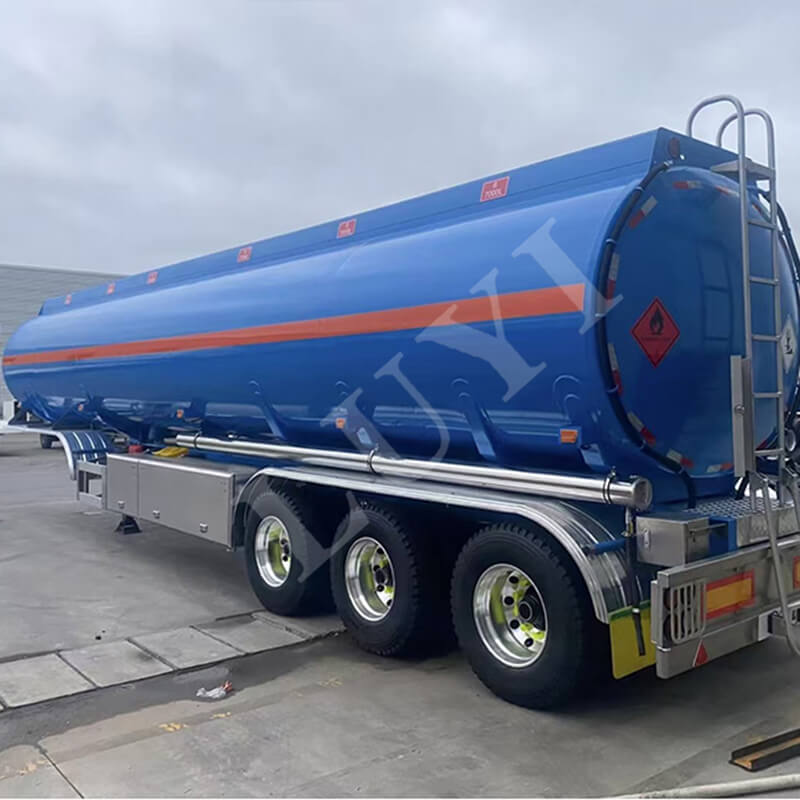 Semirremolque cisterna de aceite de 3 ejes, 7 compartimentos y 40.000 litros