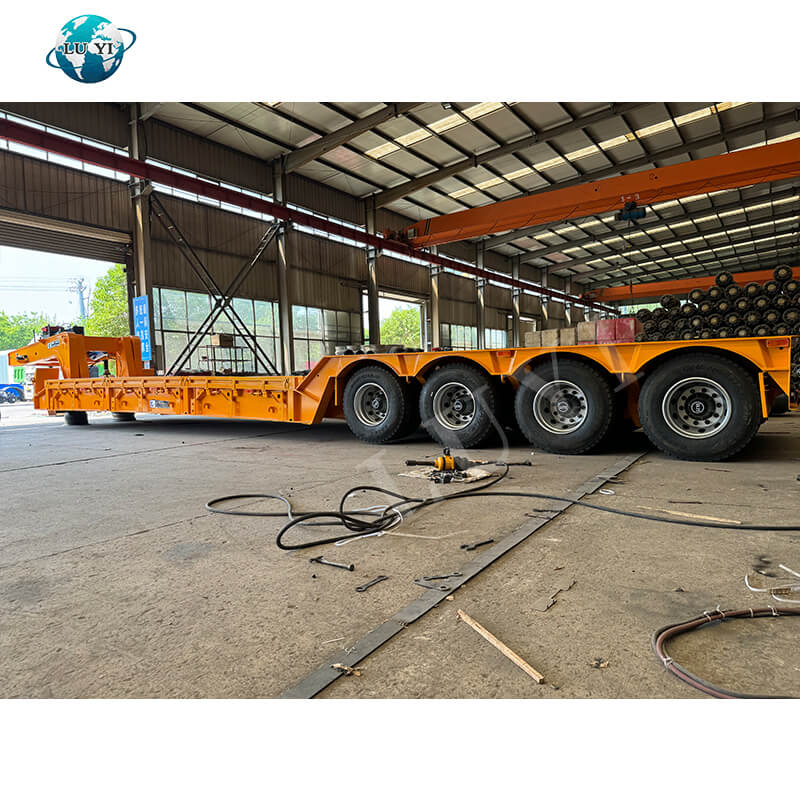 Camión semirremolque con cuello de cisne y plataforma baja de 4 ejes y 100 toneladas Camión semirremolque con cuello de cisne y plataforma baja de 4 ejes y 100 toneladas