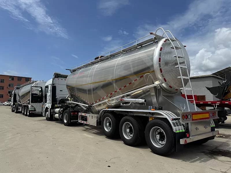 Semirrailer de transporte de cemento