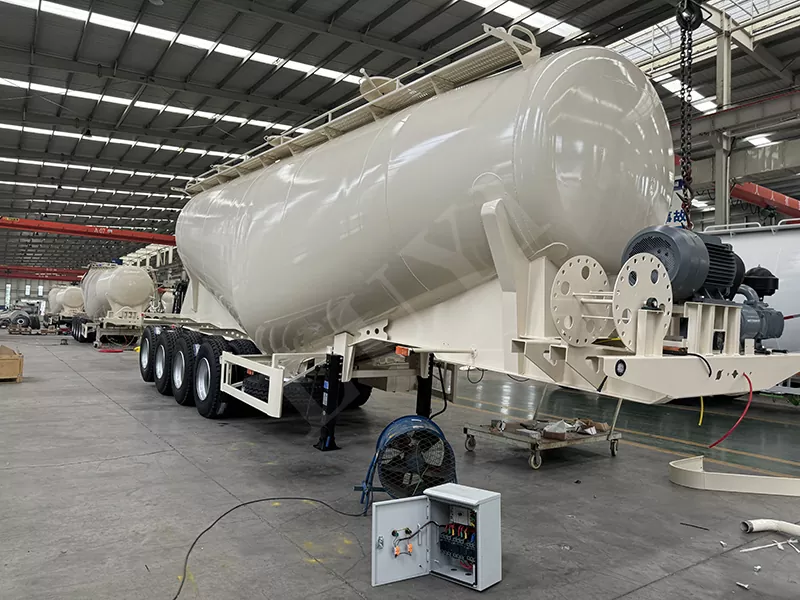 Semirrailer de transporte de cenizas volantes