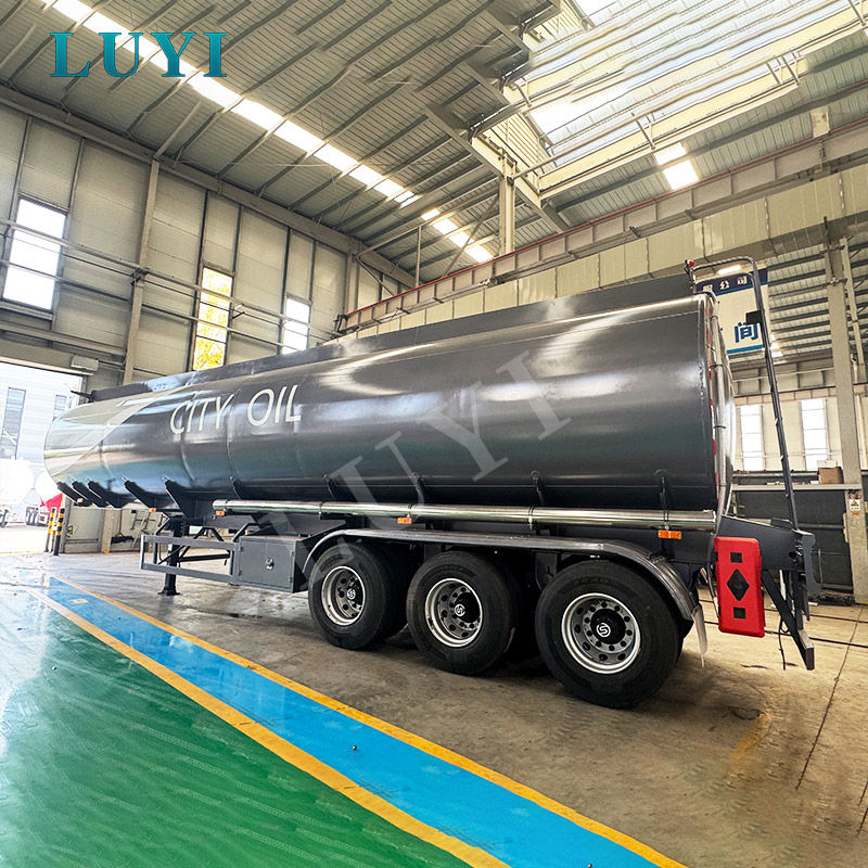 Camión cisterna de combustible LUYI de 40 000 litros: diseñado para ofrecer seguridad y eficiencia sin concesiones